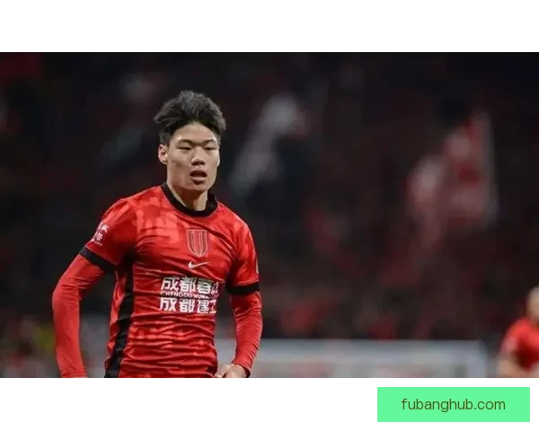 以媒体人爆料泰山已同意贺一然转会费但舆论致高层动摇决策陷入犹豫